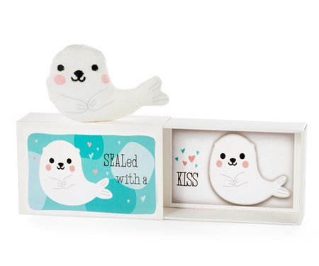 Seal Pocket Hug w/Gift Box